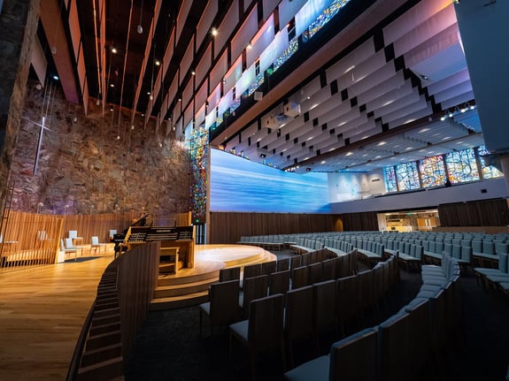Valley Presbyterian Church creates immersive audiovisual experience with Clearwing