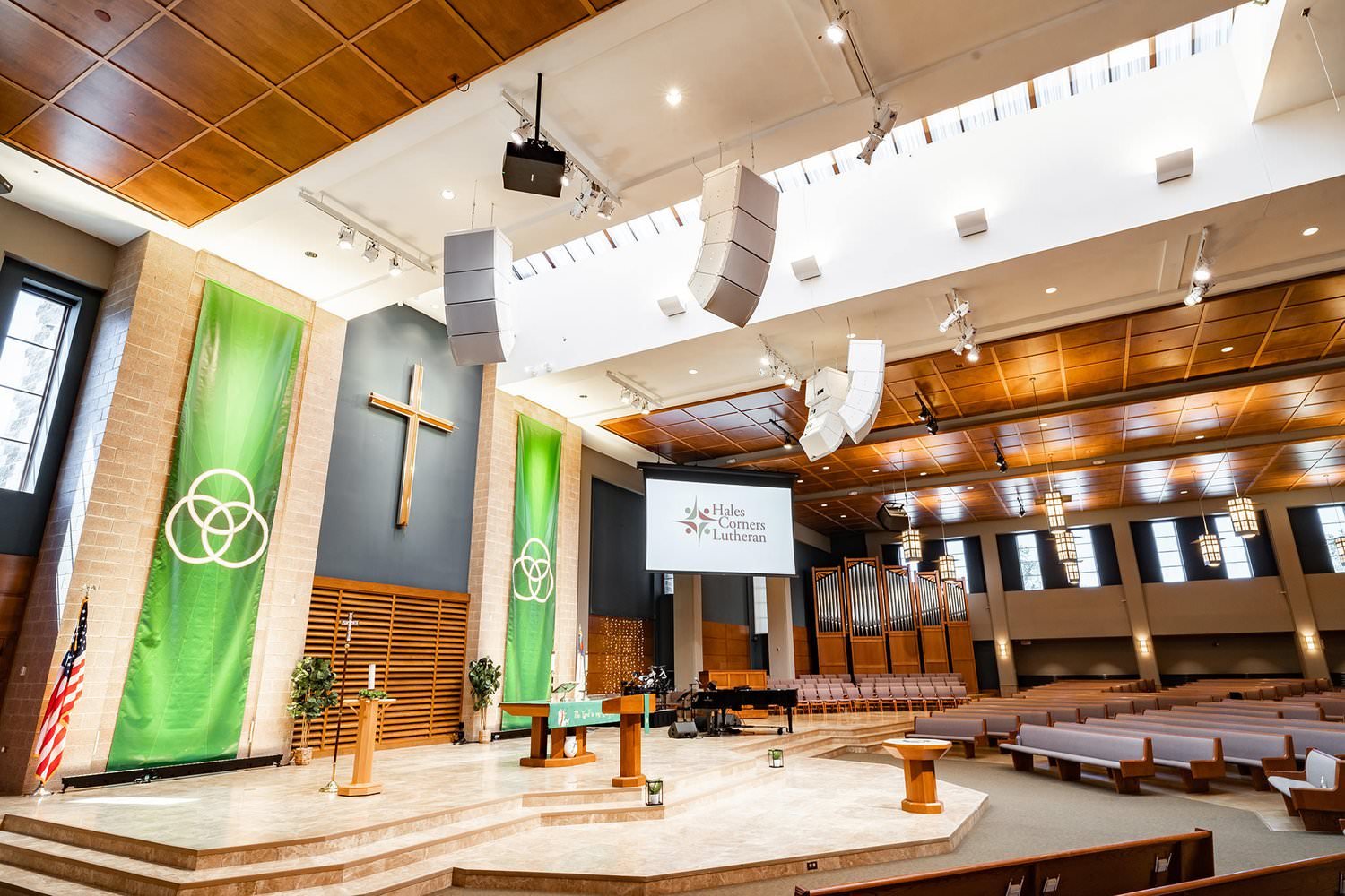 Hales+Corners+Lutheran+Church+Milwaukee+Audiovisual+Installation+-2