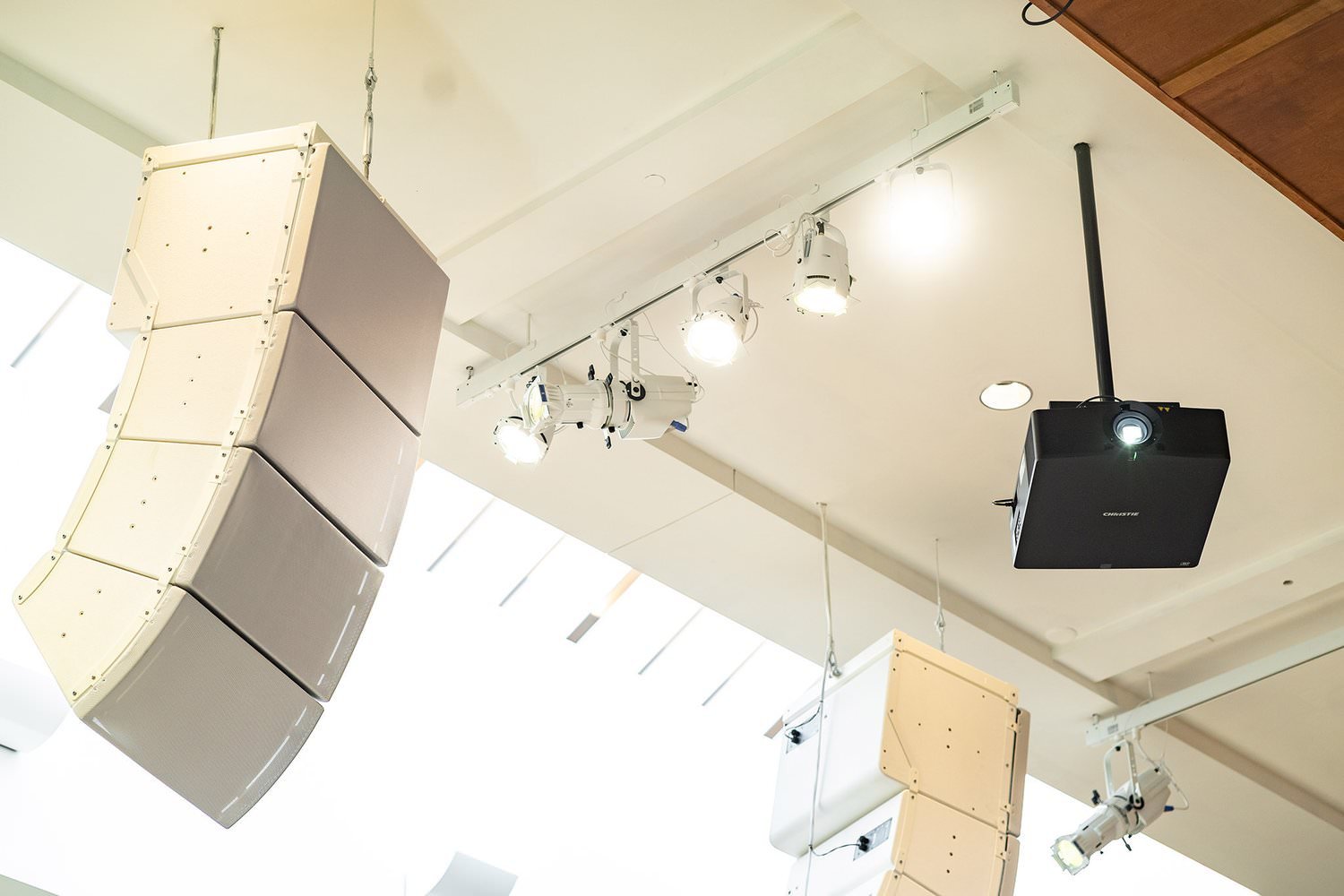 Hales+Corners+Lutheran+Church+Milwaukee+Audiovisual+Installation+-4